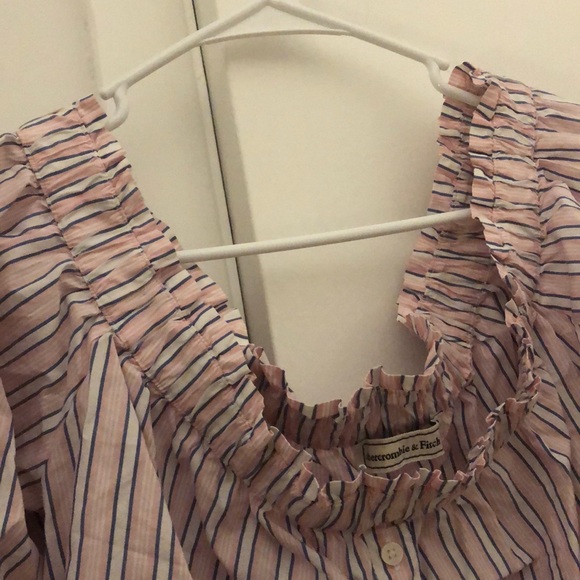Abercrombie & Fitch Off the Shoulder Button Down - Picture 3 of 7